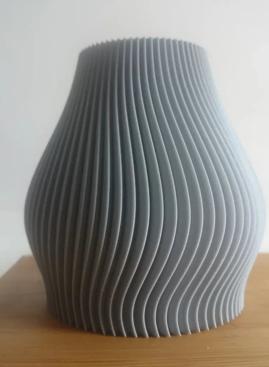 Vase à nervures