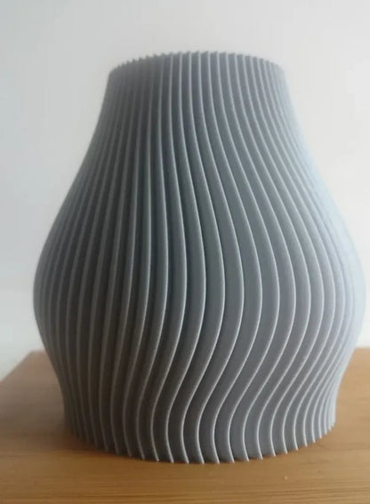 Vase à nervures