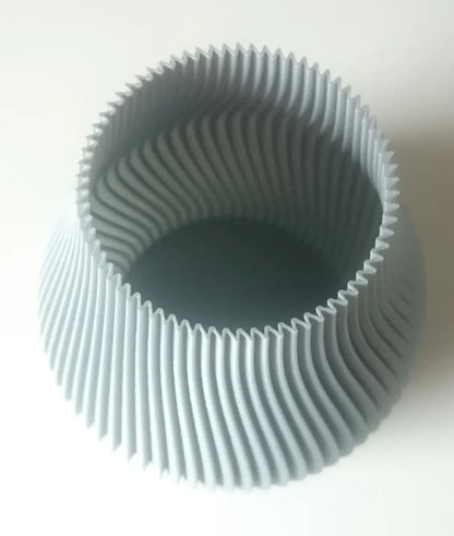 Vase à nervures