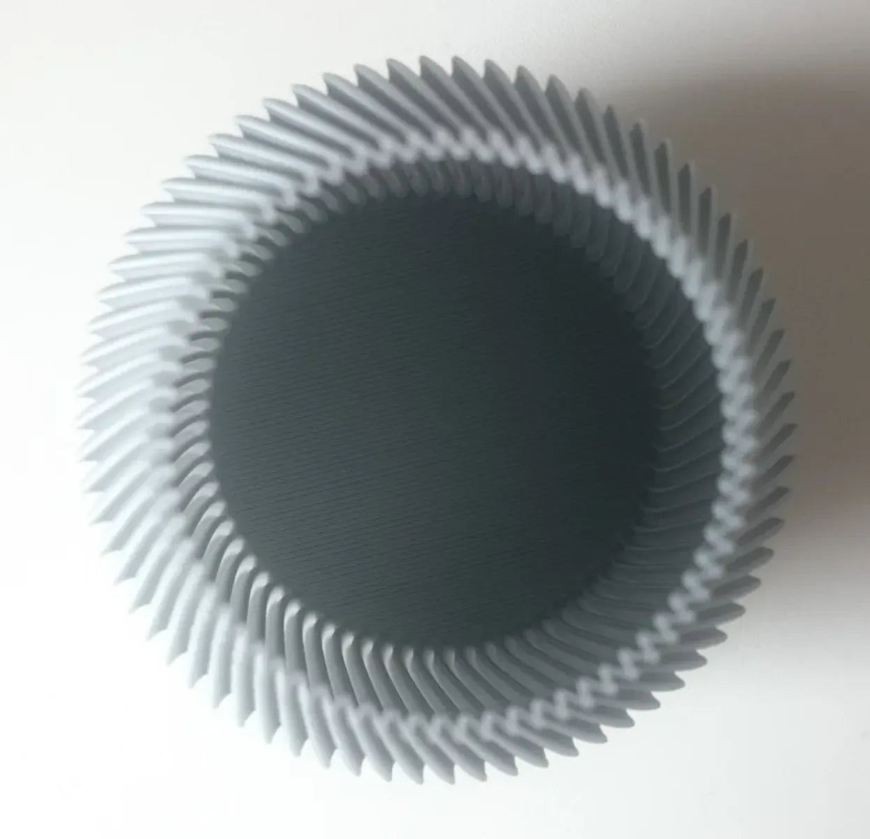 Vase à nervures