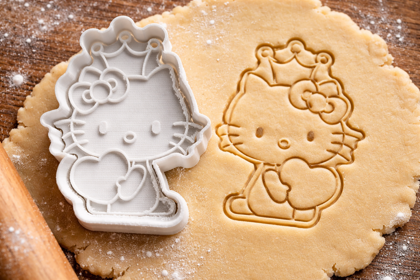 Emporte-pièce Hello Kitty Princesse avec Coeur - Découpoir Pâtisserie