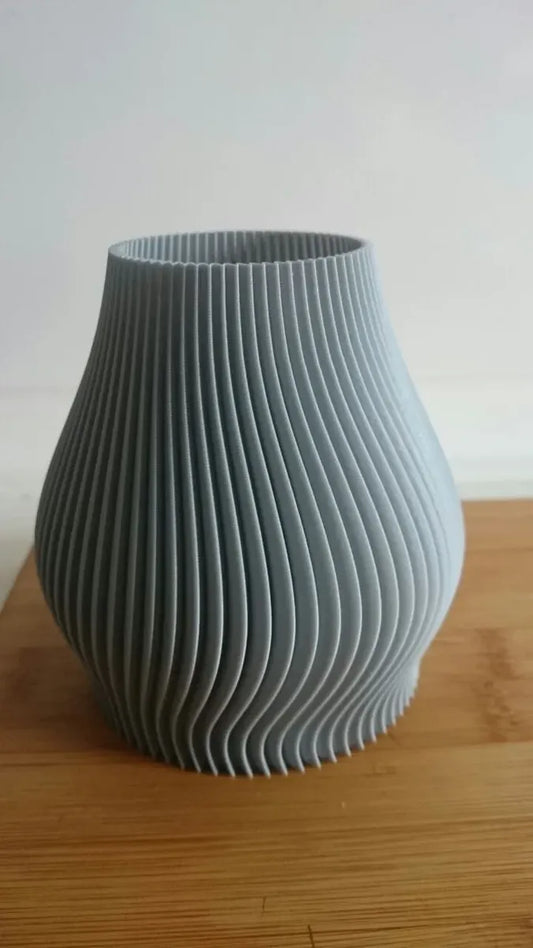 Vase à nervures