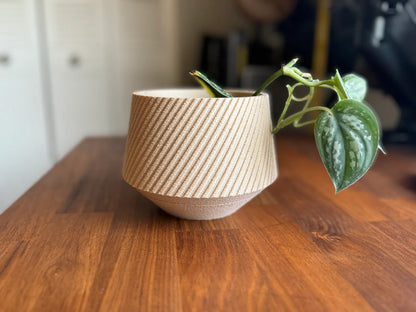 Pot de plante moderne avec soucoupe