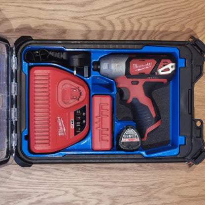Insert d’organisateur compact Milwaukee Packout pour perceuse à percussion M12 et chargeur 2 batteries et boîte à