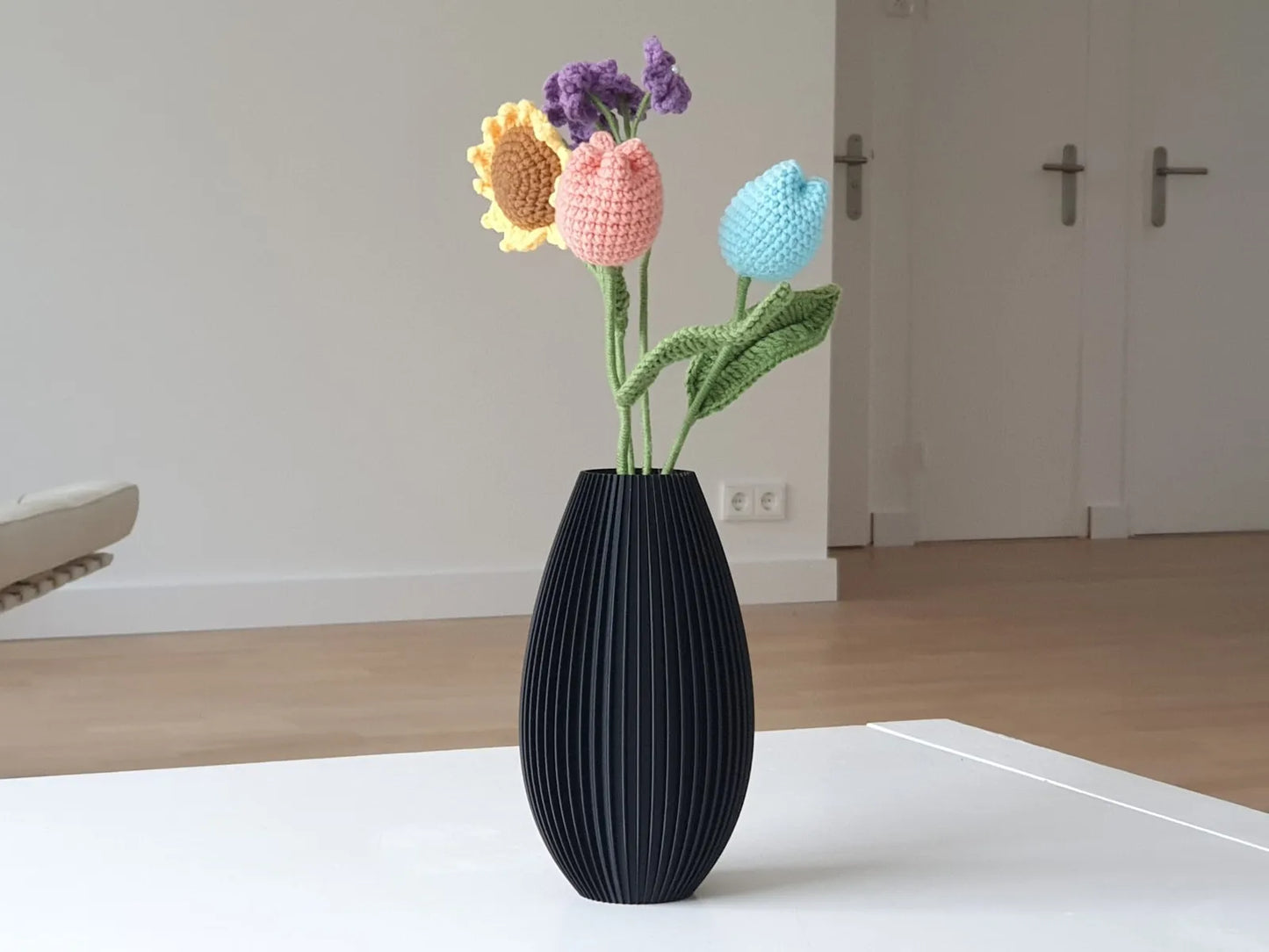 Vase moderne à rainures