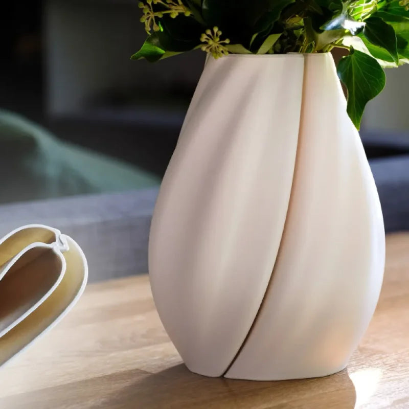 Silky Crease Vase - featuring a dual wall vase mode design