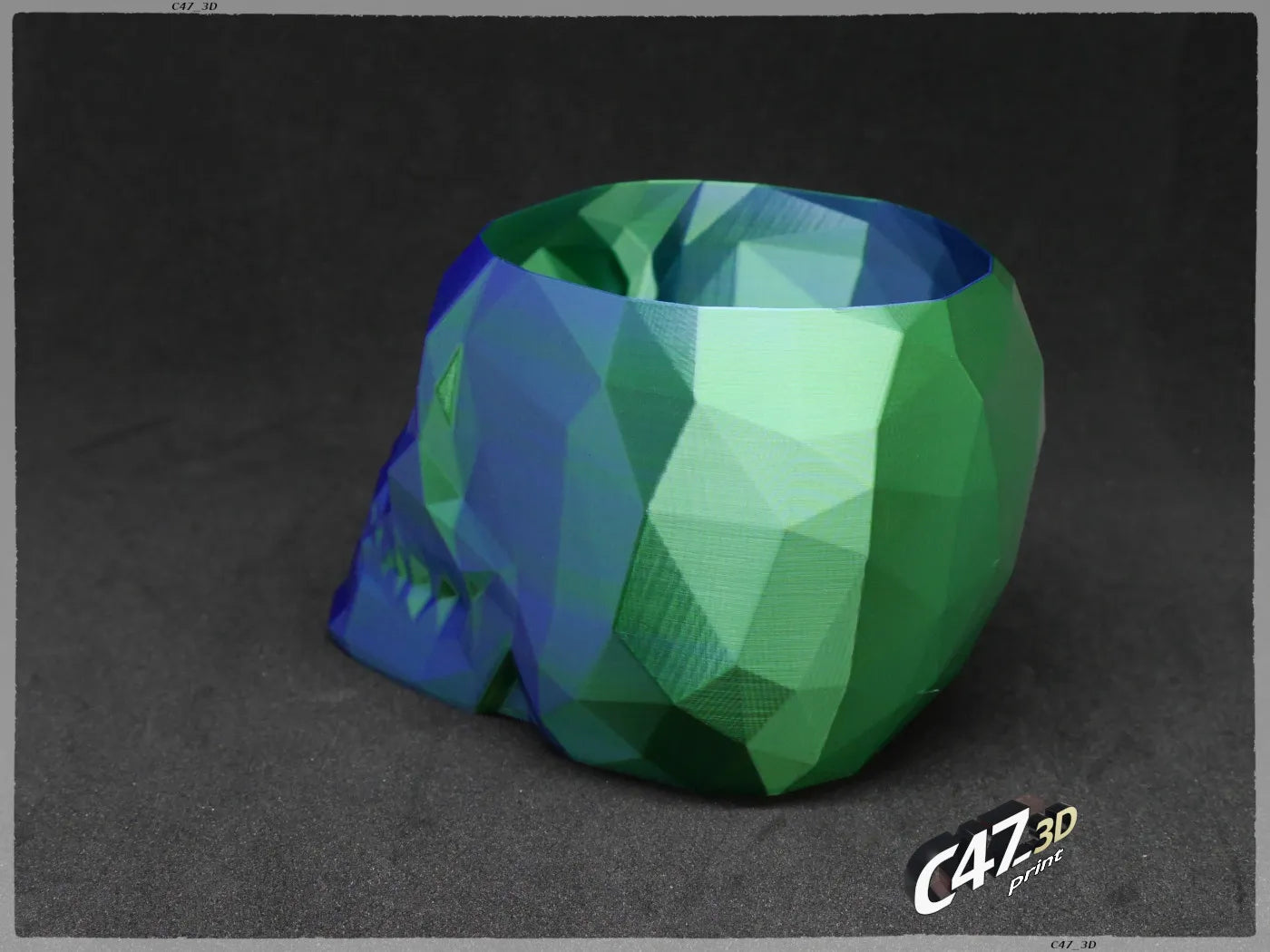 Vase Crâne Low-Poly