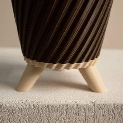 Twisted Planter with Legs Vase Mode