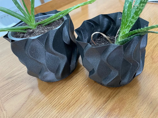 Pot de plante à parois ondulées